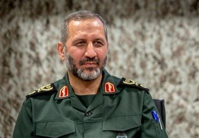 عکسی از فرمانده هوافضای سپاه در کنار شهیدان حسن نصرالله، زاهدی و باقری