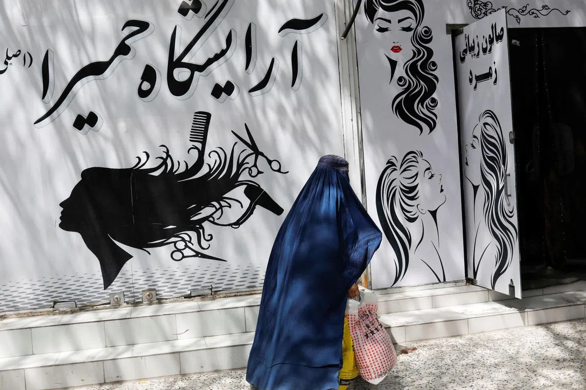 سازمان ملل از طالبان افغانستان خواست تا به دستگیری زنان به دلیل قوانین پوشش پایان دهند