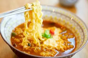 ترفند خلاقانه ژاپنیها برای استفاده از نودلهای دورریز