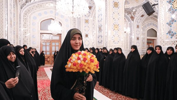 آیین بسته‌بندی نبات متبرک در حرم امام رضا(ع)+تصاویر