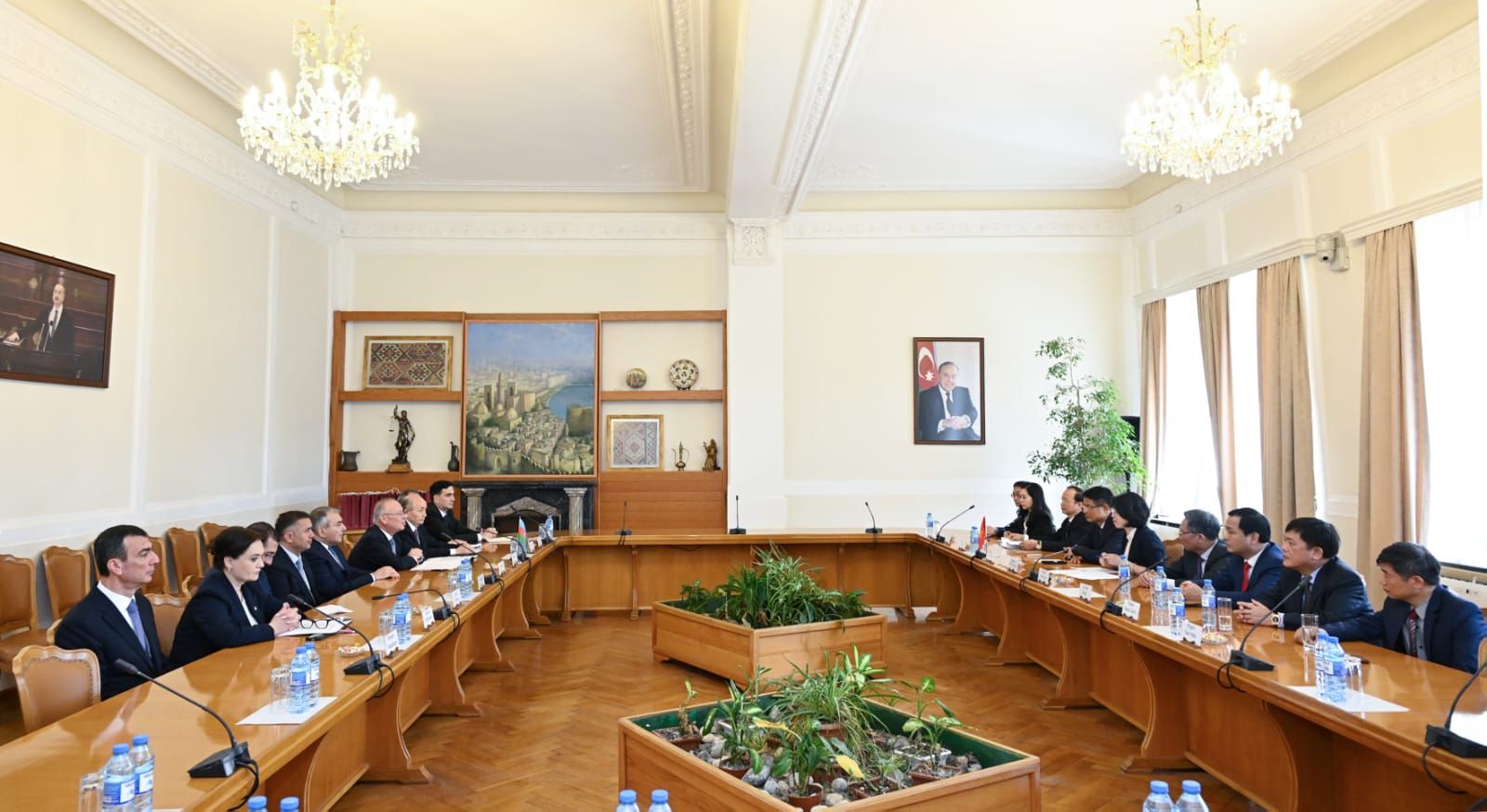 دادگاه قانون اساسی آذربایجان میزبان دادستان کل ویتنام (عکس)