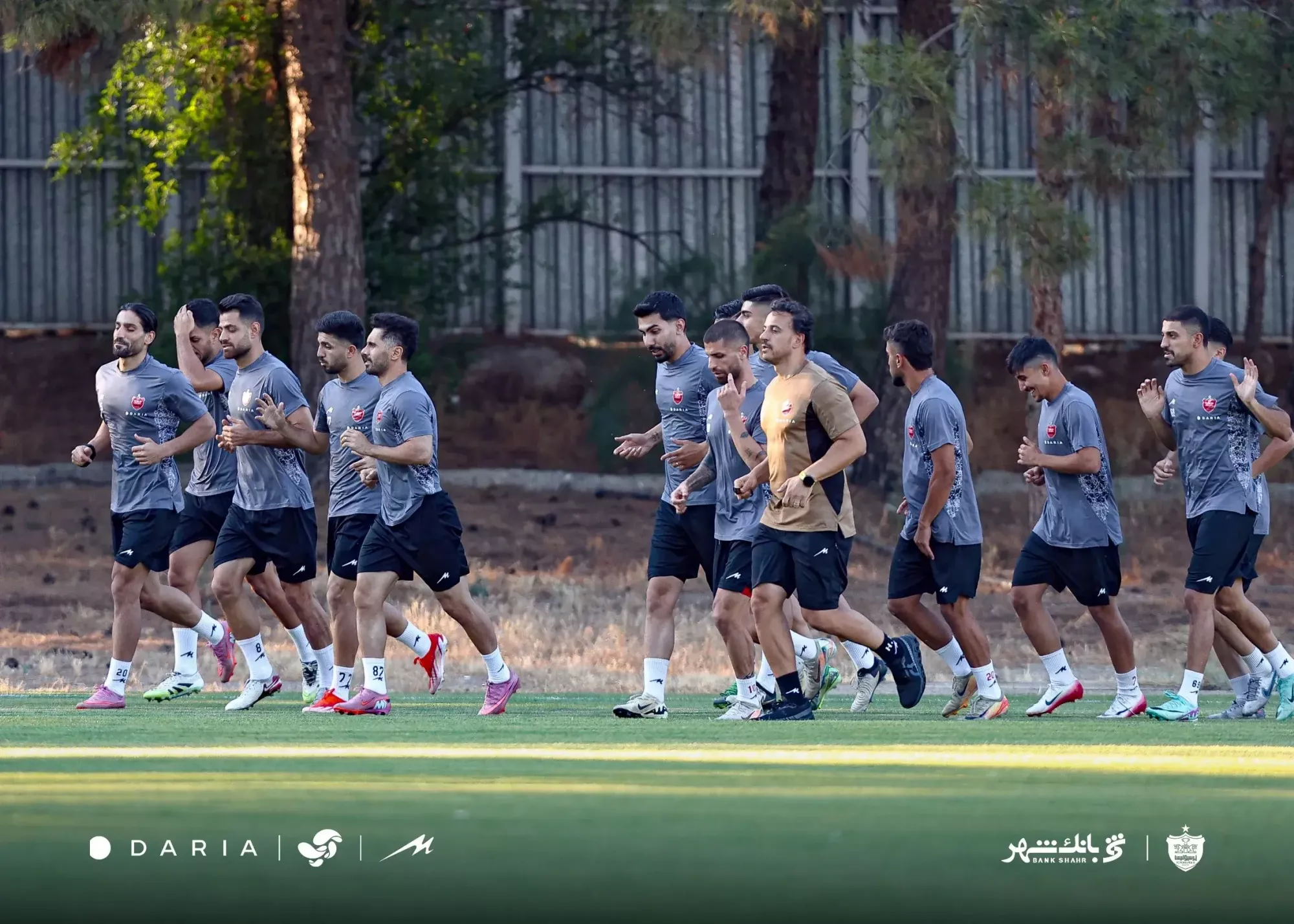 در غیاب اوسمار، خارجیها، آقا کریم و…./ پرسپولیس تعطیلی فوتبال ایران را شکست!
