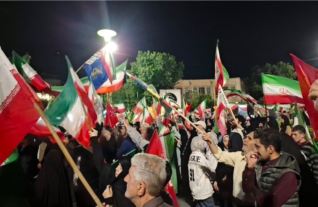 صد شب، صدحماسه؛ مردم تبریز همچنان پای کار انقلاب ایستاده‌اند