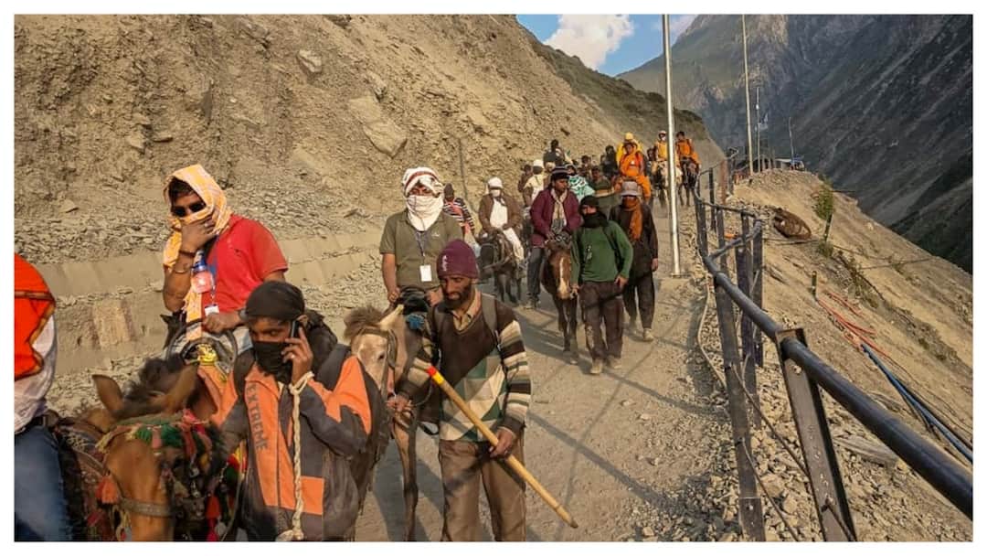 مقامات ارشد ترتیبات Amarnath Yatra را در امتداد بزرگراه جامو-سریناگار بررسی می کنند