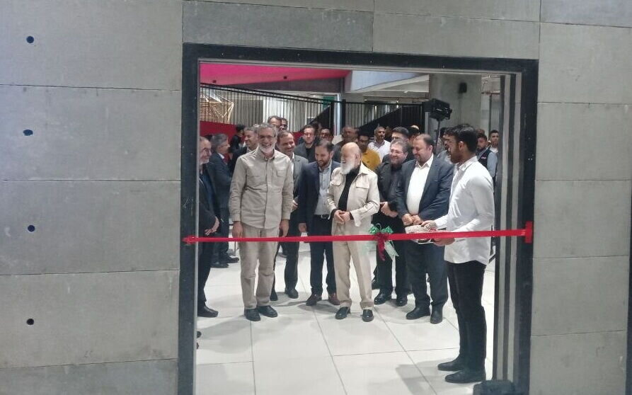روایت روزهای جنگ در قاب ۱۱۰ عکس/ افتتاح نمایشگاه «تهران؛ خط مقدم مقاومت»
