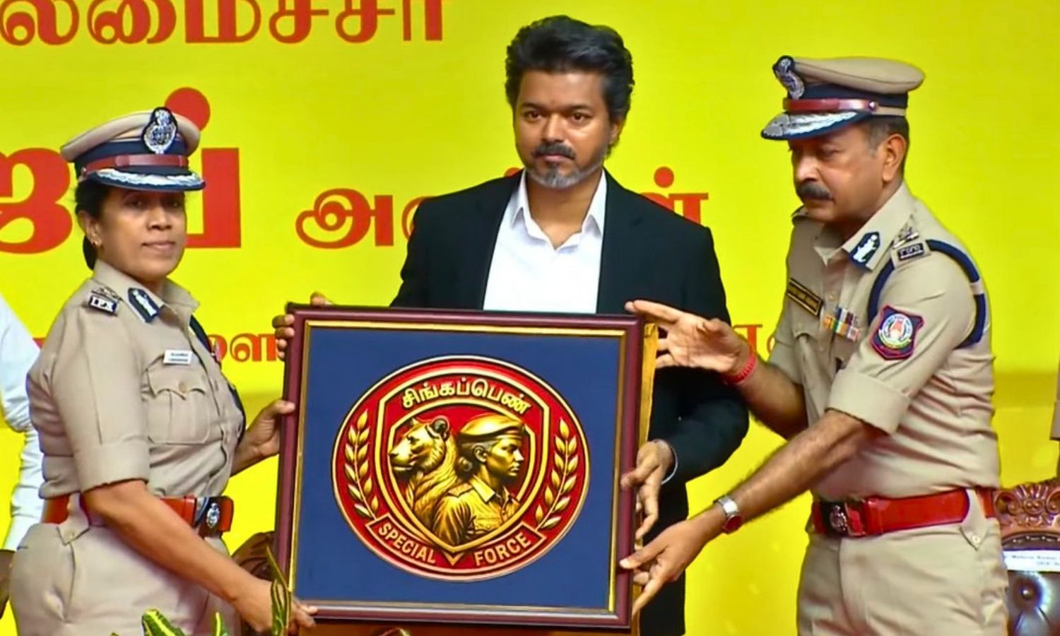 TN CM Vijay گروه ویژه پلیس زنان را راه اندازی کرد "Singappen"