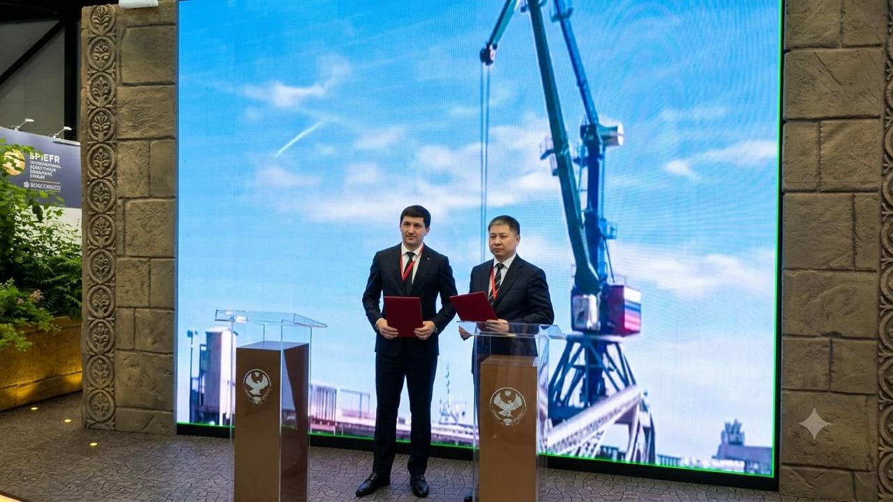 بنادر قزاقستان و روسیه با یکدیگر متحد می شوند تا فعالیت کشتی های خزر را متحول کنند