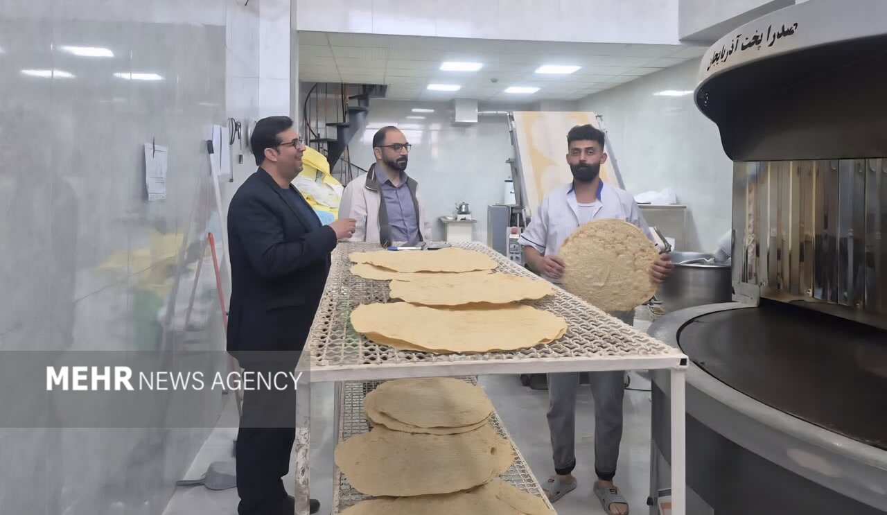 استقبال مهمانان مهدیشهر از نان سنگسری؛ کیفیت نان افزایش می‌یابد