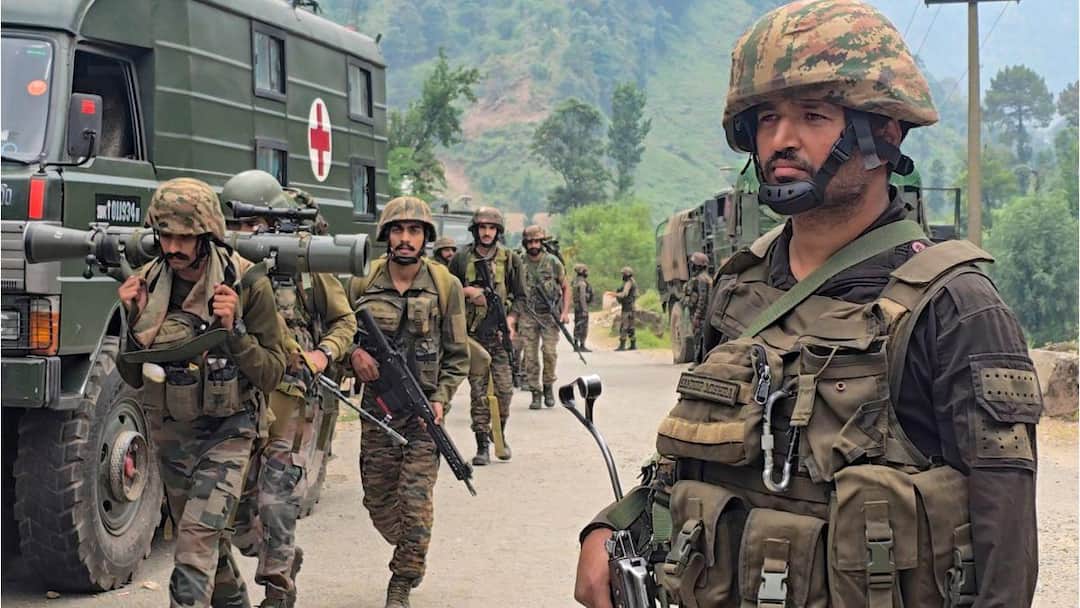 دو سرباز بر اثر انفجار نارنجک در کمپ ارتش در بخش J&Ks Uri کشته شدند