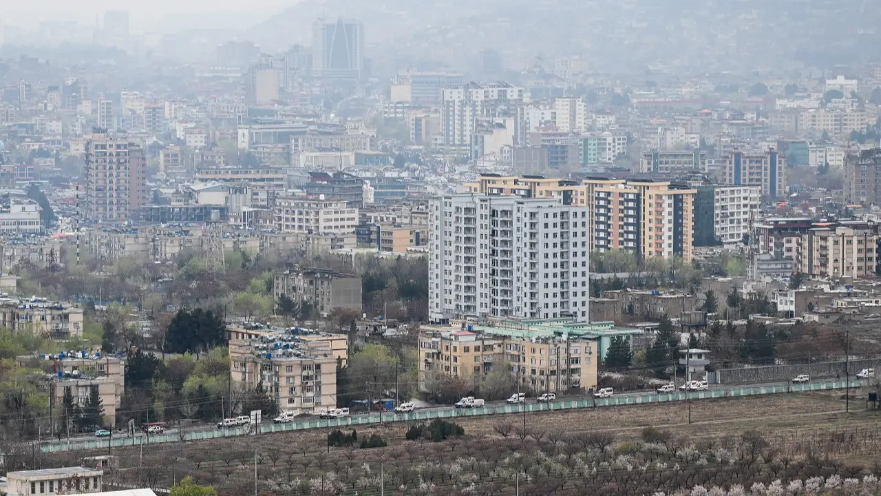 طالبان می‌گویند که حملات هوایی پاکستان در اواسط روز گذشته 13 غیرنظامی را در شرق افغانستان کشته است