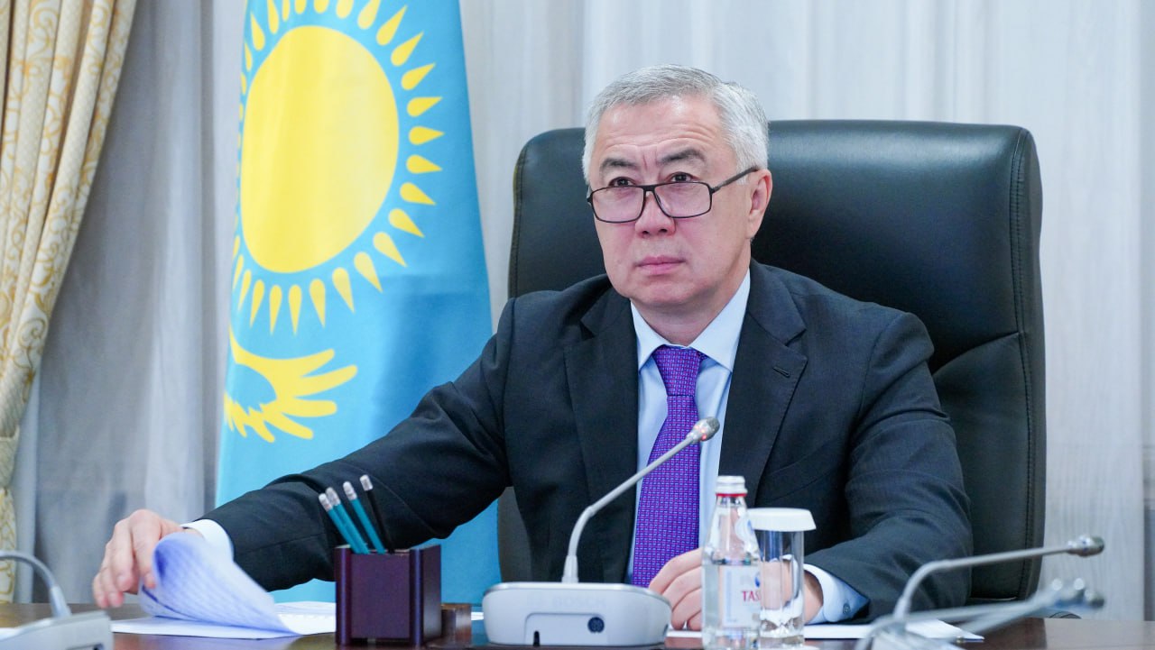 قزاقستان شکاف درآمدی بودجه را در میان بازپرداخت مالیات بر ارزش افزوده، قوانین درآمد نفتی توضیح می دهد