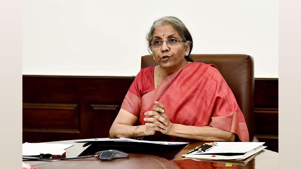 FM Sitharaman برای بررسی طرح‌ها با بانک‌های WB و RRB