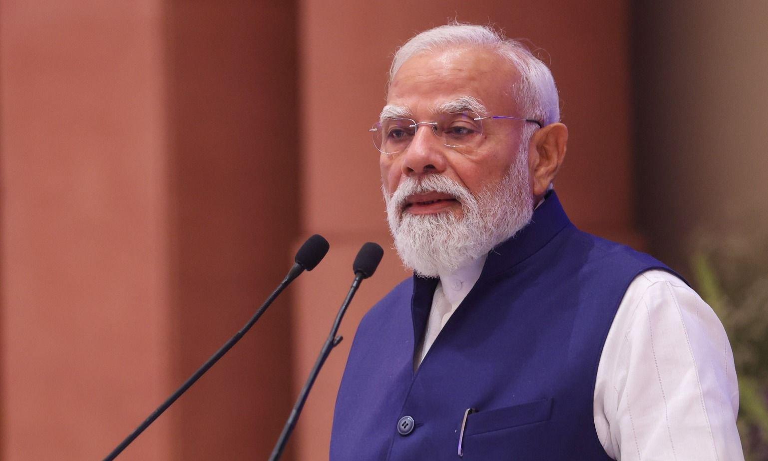 رشد کند تحت قوانین کنگره که حیلهگرانه به هندو داده شده است برچسب: PM Modi