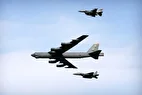 عکس| اعزام سه بمب‌افکن استراتژیک B-52 به منطقه