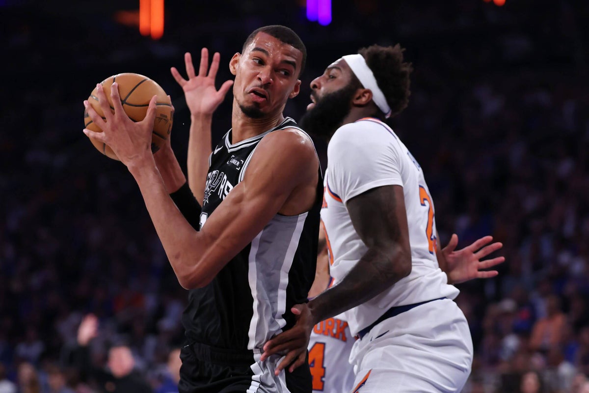 ومبی فقط از نیکس پیشی نمیگیرد. او در بازی 4 فینال NBA در سر آنها نقش بسته است