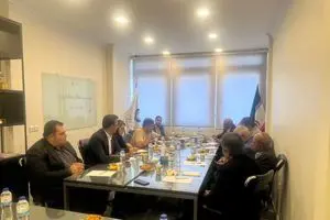 تشکیل شورایی از نمایندگان کارگران، بازنشستگان و کارفرمایان/ به تصمیمات یکجانبه دولت اعتراض داریم