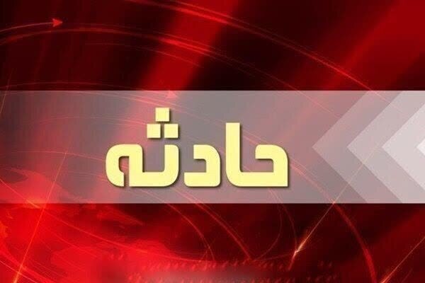 فرماندار: لنج باری سیریک در دریای عمان هدف پرتابه آمریکایی قرار گرفت