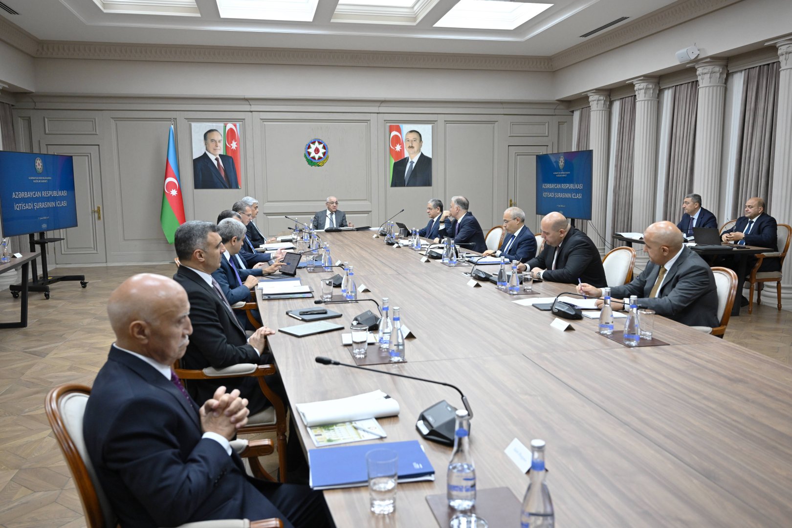 نشست نخست وزیر آذربایجان و تصمیم گیری جدید (عکس)