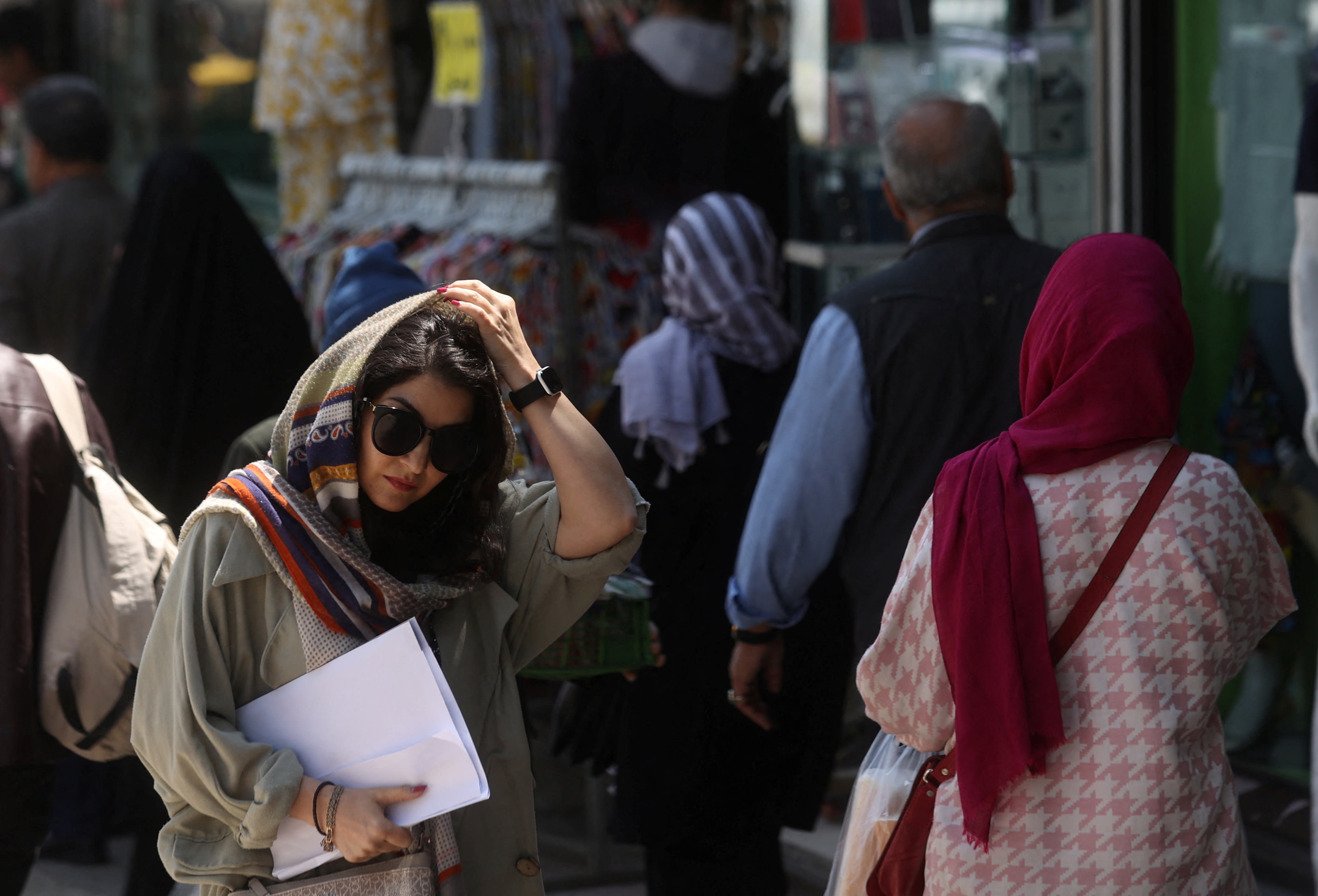 در پی تلاش قاچاق ارمنستان، ظاهراً زنان مجبور به فروش مو برای زنده ماندن در ایران شدند