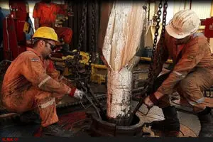 لزوم اجرای سریع دستور رئیس جمهور برای حذف پیمانکاران/ واسطه گری در تضاد با قانون اساسی است