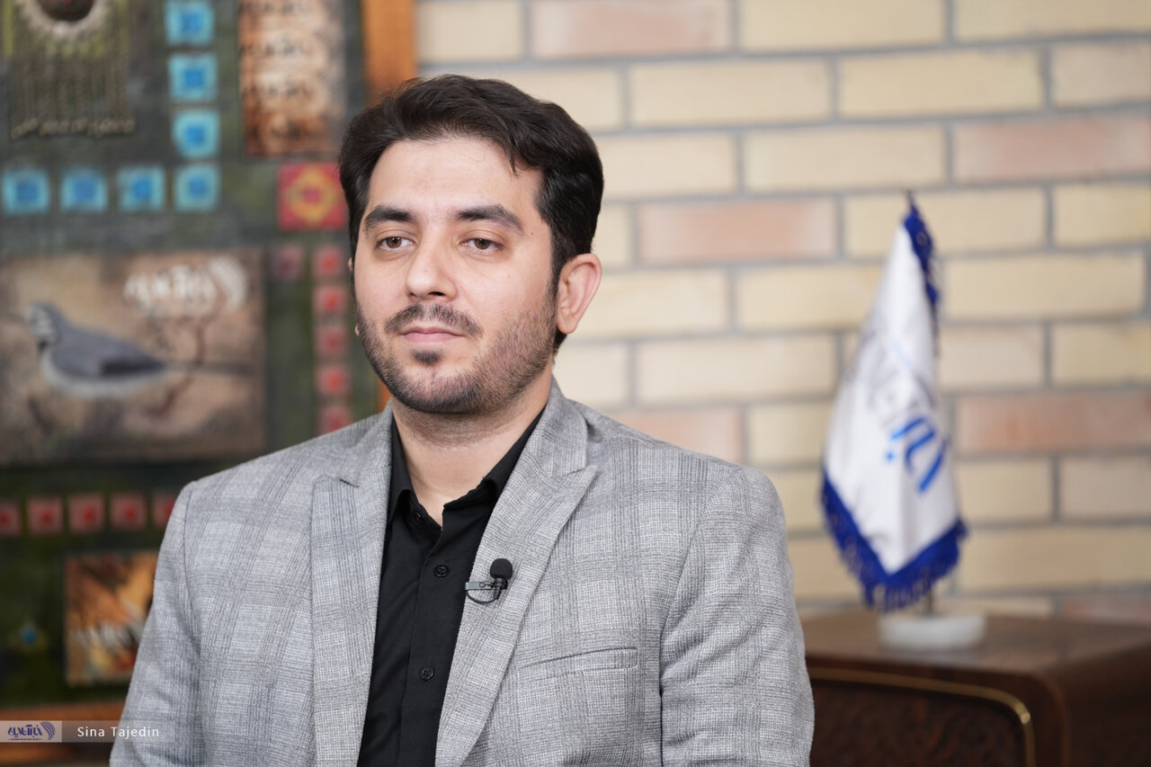 ببینید | با مجوز اتحادیه خواربارفروشان کار طب سنتی انجام می‌دهند!