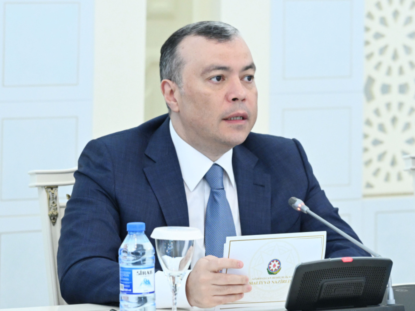 وابستگی مالی مناطق آذربایجان به بودجه مرکزی کاهش می یابد - وزیر