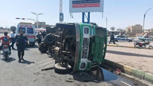 برخورد اتوبوس و مینیبوس در کاشان/ ۱۸ نفر مصدوم شدند