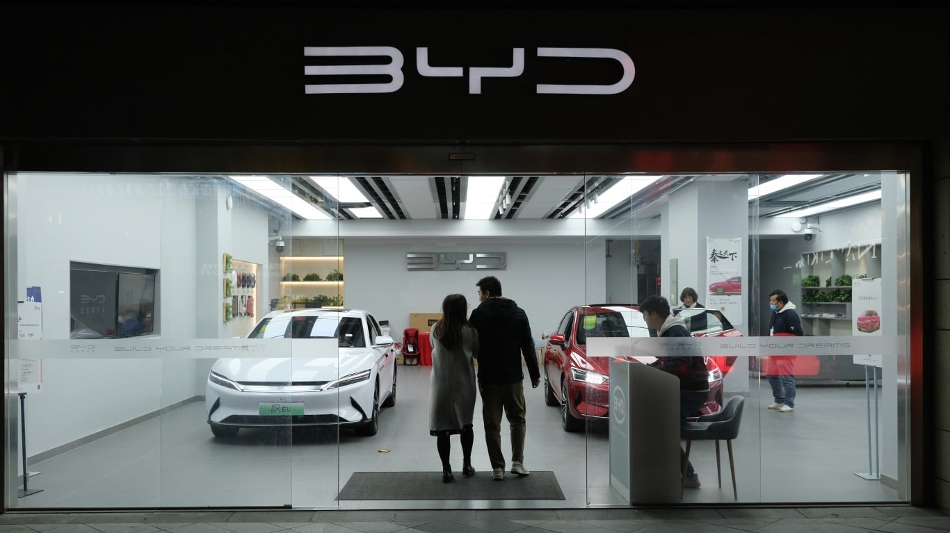 تسلا در مقابل BYD: سهام خودروهای برقی بهتری که در ژوئن خریداری می شود