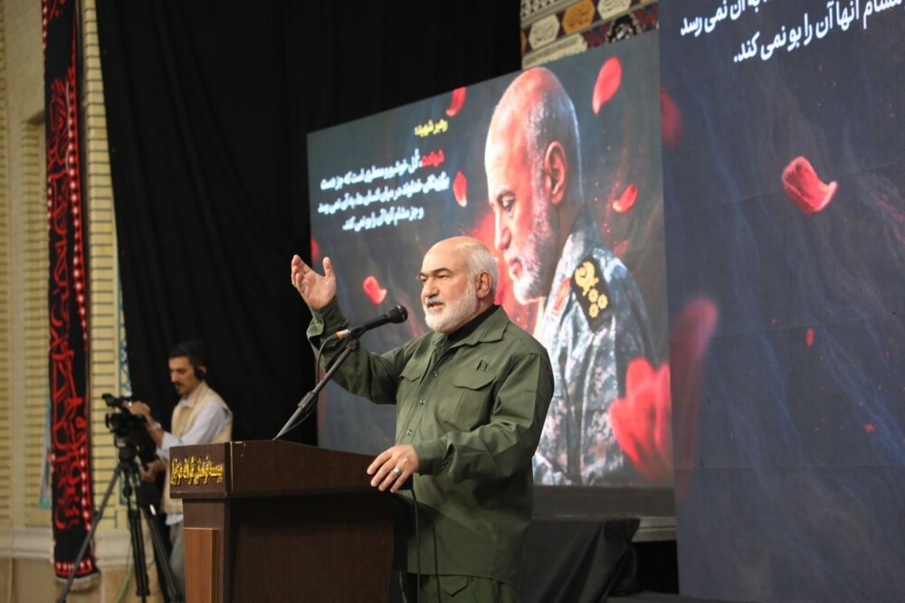 استاندار خوزستان: خون شهدا نگاه جهانیان به ایران را دگرگون کرد