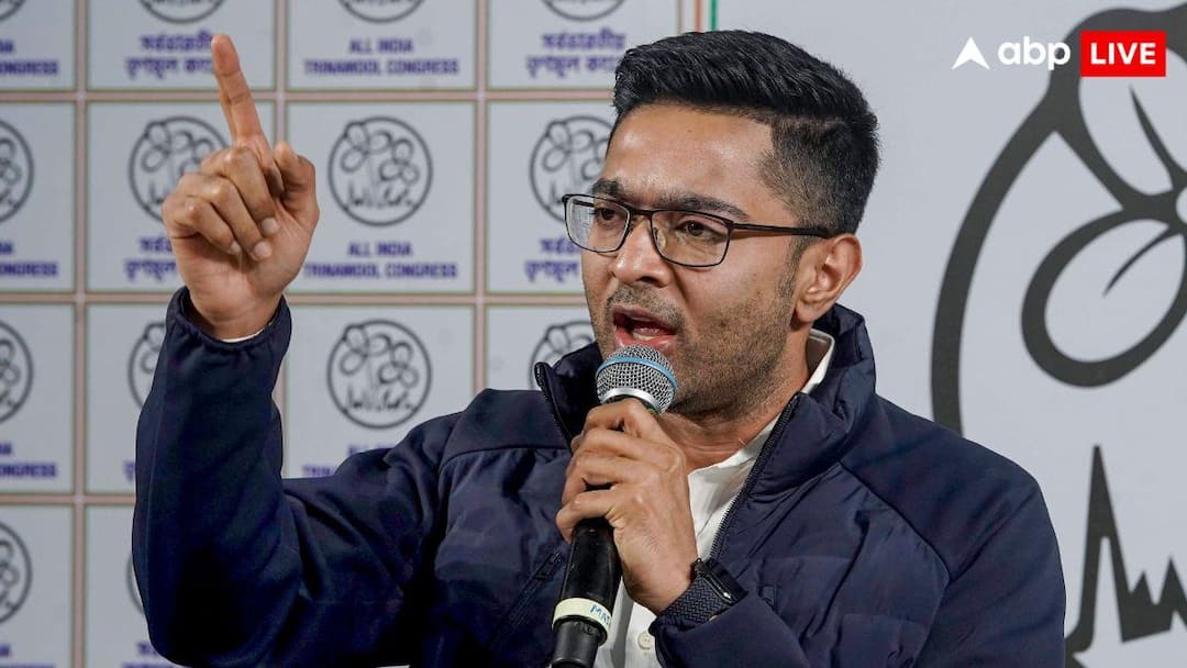 او مرا بالا آورد: آبیشک از پاسخ دادن به خاطر Kalyans Dustbin Remark، Mamata Ultimatum امتناع می کند