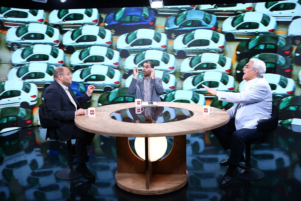 خودرو در بنبست سیاستگذاری ؛ از خصوصیسازی نیمهکاره تا واردات بیسامان