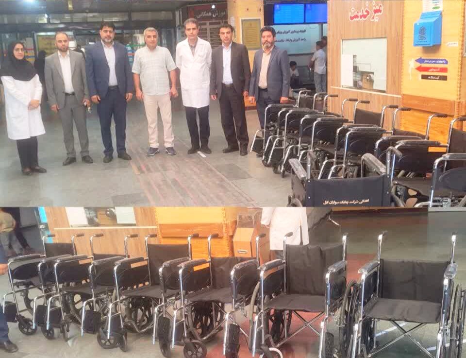 خیرین ۶ ویلچر برای بیماران به بیمارستان شهید رحیمی خرمآباد اهدا کردند