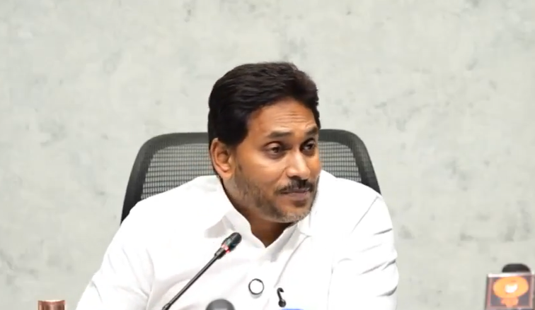 جاگان دولت تحت رهبری TDP در آندرا را به فریب، کلاهبرداری، کلاهبرداری متهم کرد