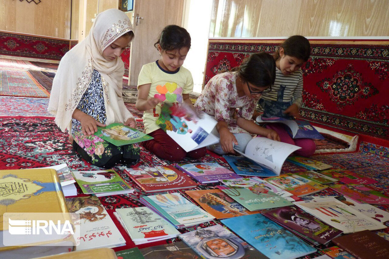 قهرمان کشتی جهان به گسترش فضای کتابخوانی روی آورد