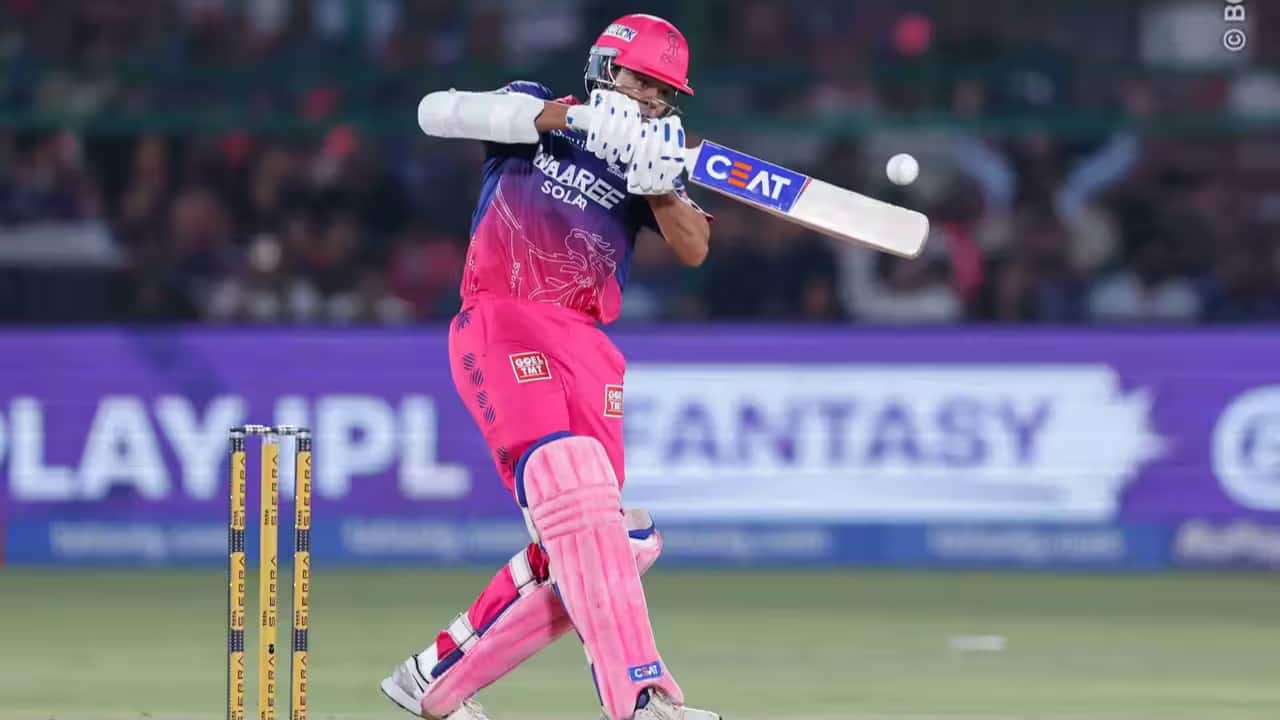 سریهای دوطرفه احتمالاً با تبر مواجه خواهند شد زیرا BCCI قصد دارد تعداد مسابقات IPL را از 74 بازی موجود به 94 افزایش دهد.