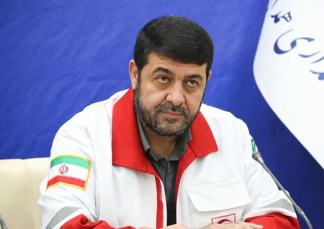 روایت رئیس هلالاحمر از نخستین دقایق پس از حمله به بیت رهبری: از هر فردی که سؤال میکردیم آیا حضرت آقا در محل حضور دارند یا خیر، پاسخ میدادند که خیر / حوالی ظهر بود که پیکر حضرت آقا را پیدا کردیم و حضور ایشان در بیت برایمان مسجل شد / یکی از مشکلات این بود که نیروهای آتشنشانی برای ورود به محل باید از نظر امنیتی بررسی میشدند و همین موضوع باعث شد ورود آنها کمی زمان ببرد