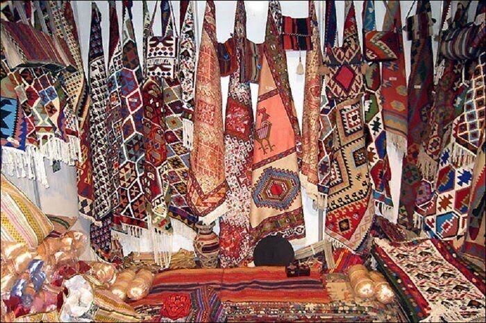 افتتاح نمایشگاه محصولات خانگی و صنایع دستی در اردستان
