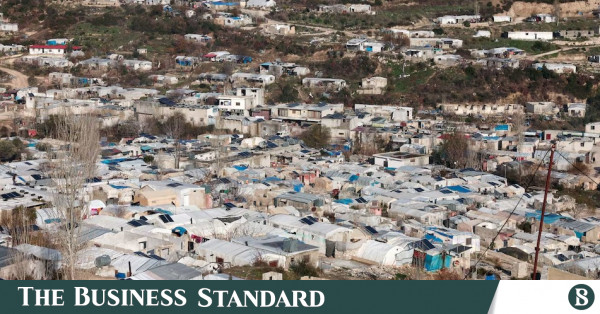 کمیساریای عالی پناهندگان سازمان ملل (UNHCR) می گوید در سال 2025 تعداد افراد کمتری در سراسر جهان آواره شدند، اما بحران طولانی مدت پناهندگان همچنان ادامه دارد.