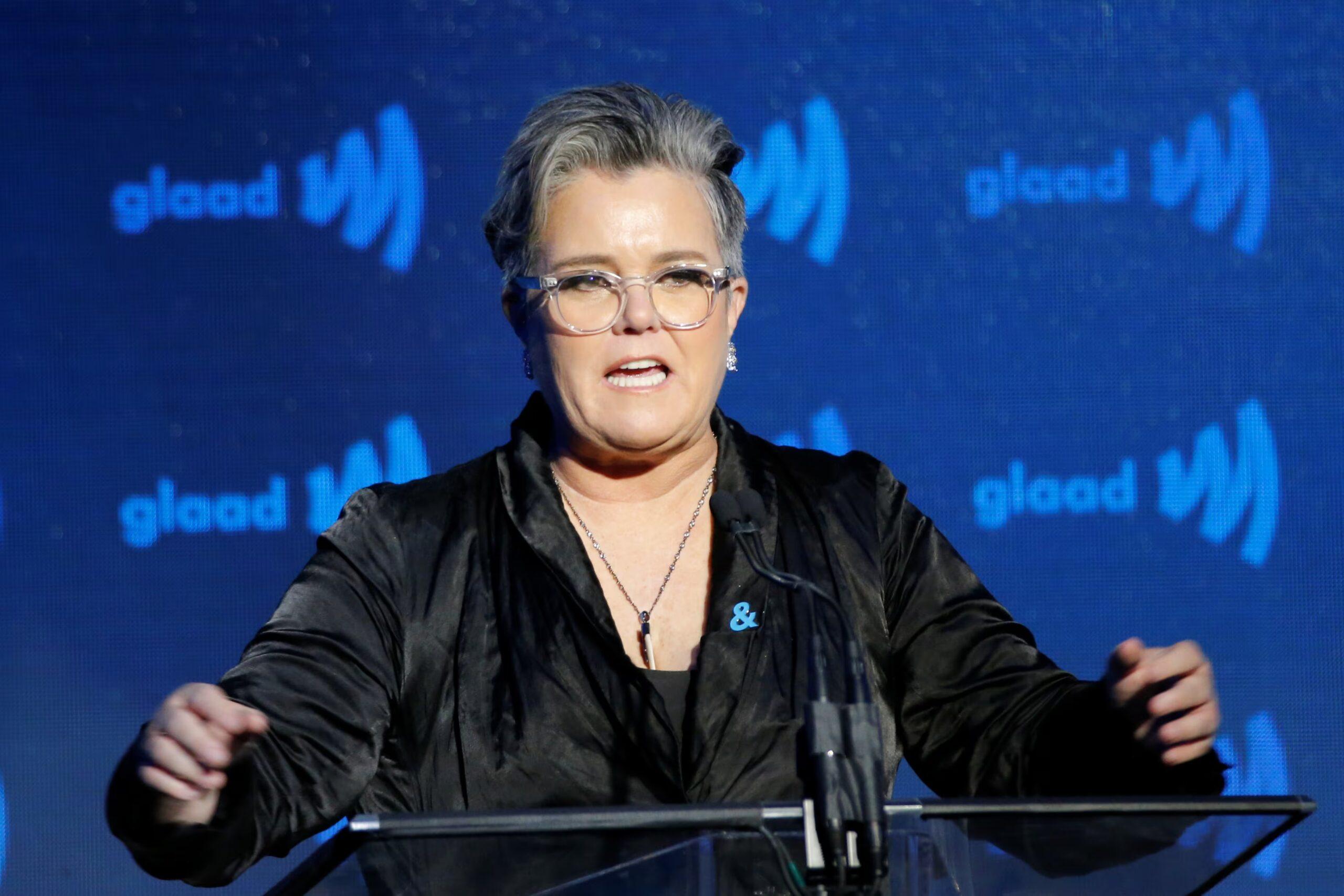 Rosie O'Donnell از دختر چلسی در زندان دیدن کرد، شعر احساسی اینستاگرام را به اشتراک گذاشت