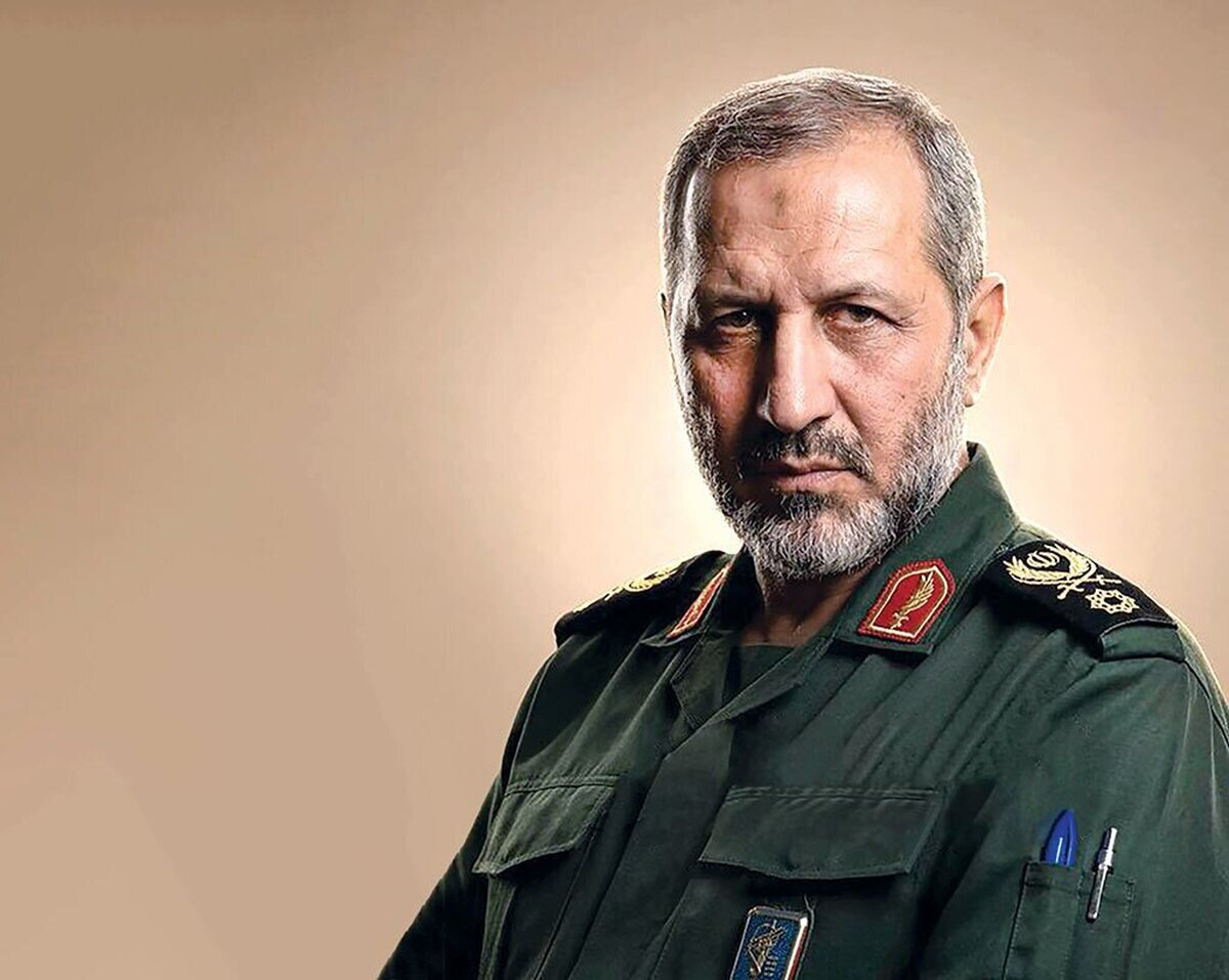 انگشتر هدیه سردار موسوی به فرزند شهید میرغفاری+ عکس