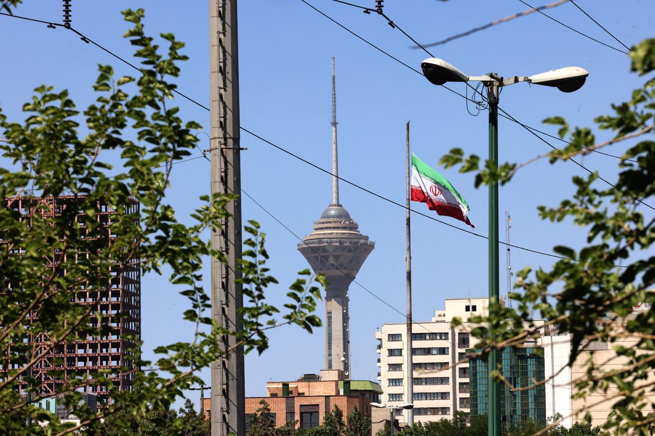در حالی که توافق بین آمریکا و ایران به حالت تعادل در آمده است، هیئت قطری به تهران می رود