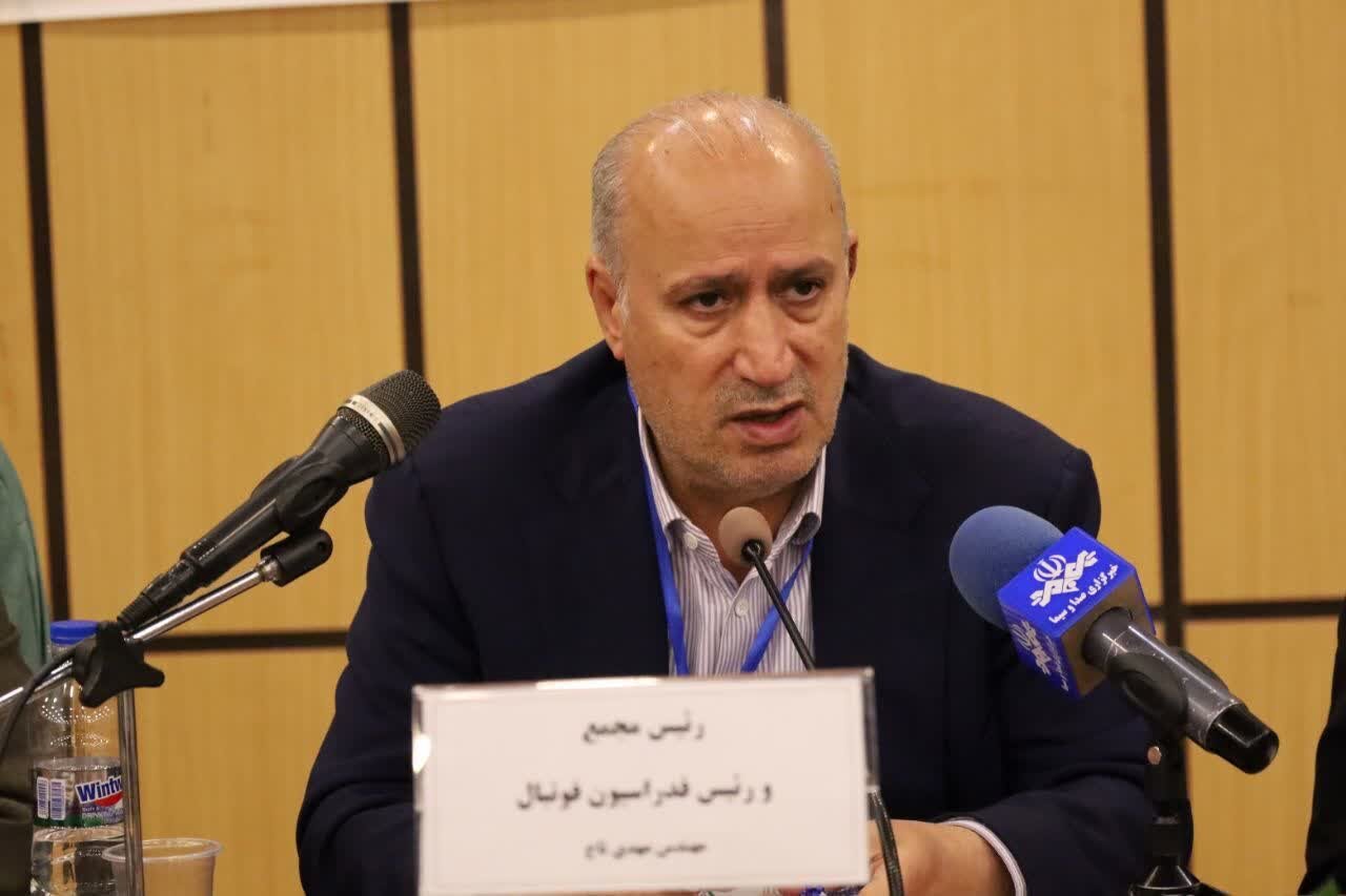 تاج: روا نیست بازیکنان تیم‌ملی را مسخره می‌کنند!