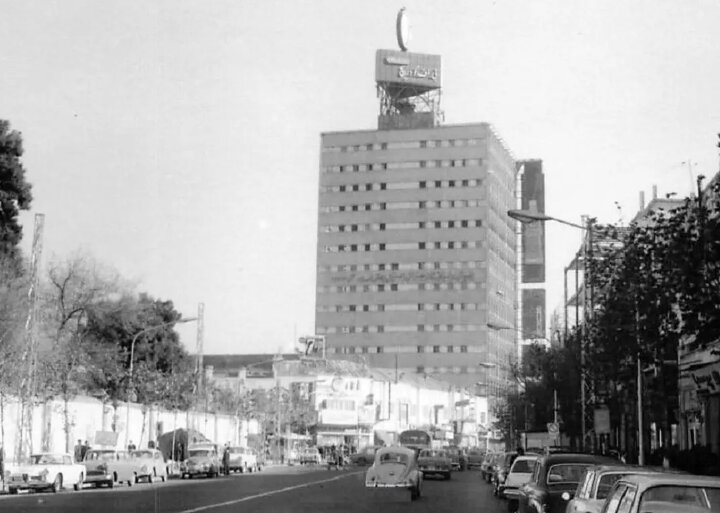 عکس/ نمایی از داخل ساختمان پلاسکو؛ ۱۳۴۸