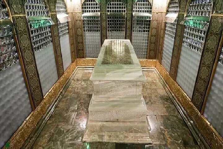روایت تاریخ سنگ مزار امام رضا(ع)