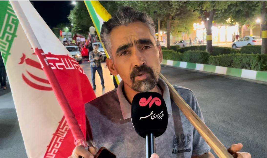 شعار تفرقهممنوع شهرکردیها؛ گوش به فرمان رهبریم