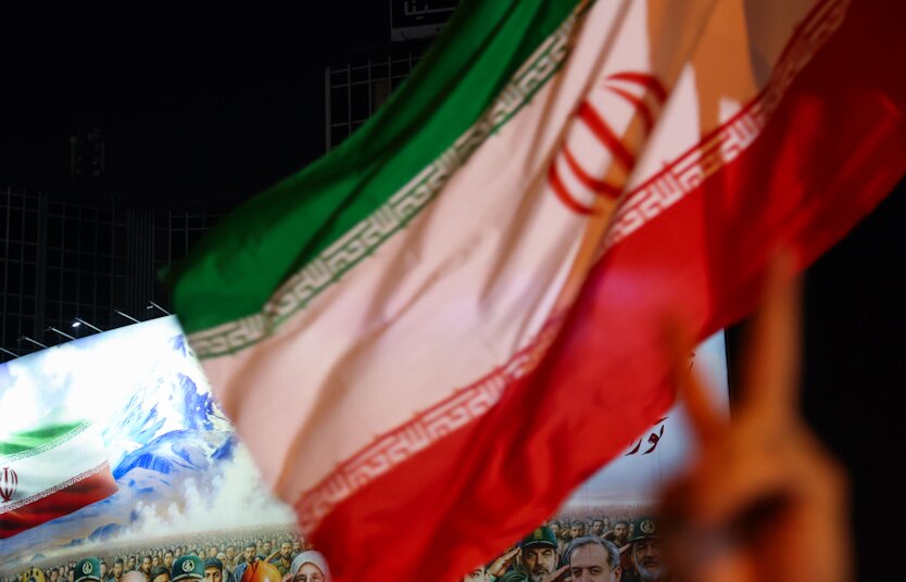 هشدار درباره شعار علیه مسئولان در تجمعات شبانه؛ این آشوبگری است | متن توافق به سمع‌ونظر رهبری نرسیده به شما رسیده؟!