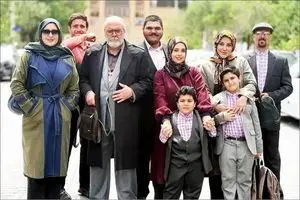 «صفا با خانواده»؛ وقتی طنز خانوادگی دریچه ای رو به جامعه میشود