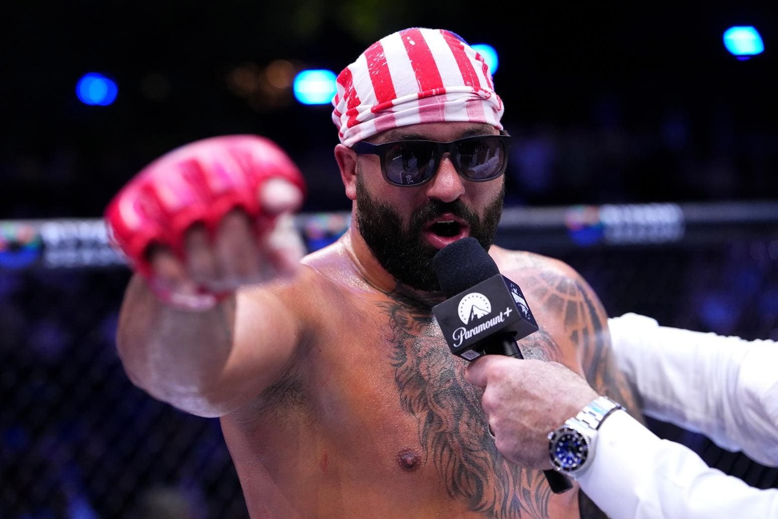 UFC در کاخ سفید: یک جنگنده پس از پیروزی در مورد میشل اوباما اظهارات رکیک می کند