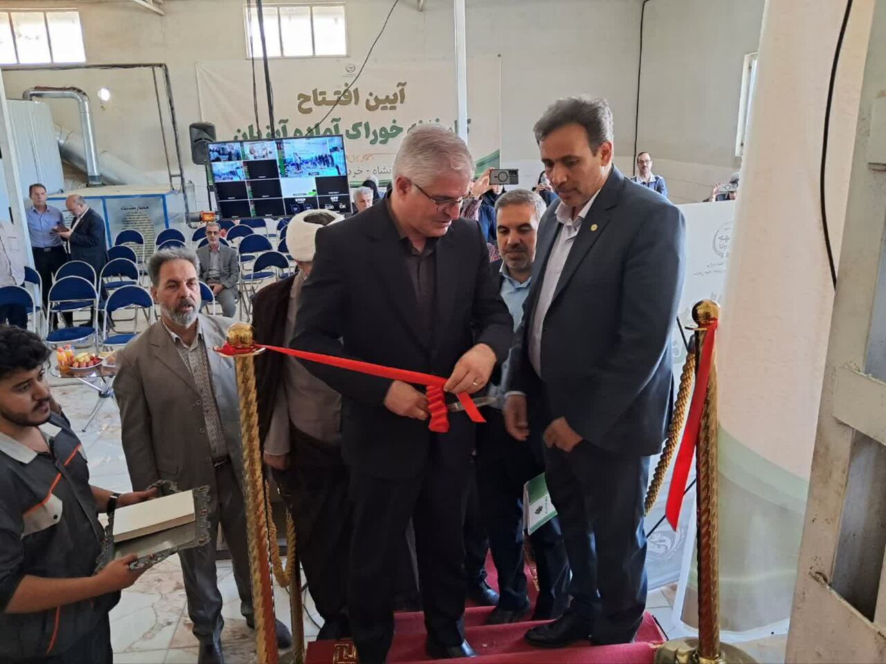 افتتاح نخستین کارخانه تولید خوراک آبزیان در کرمانشاه با حضور وبیناری رئیسجمهور