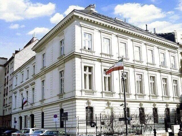 پاسخ تند سفارت ایران به بیانیه ۴ کشور اروپایی: رفع تحریمها لطف به ایران نیست